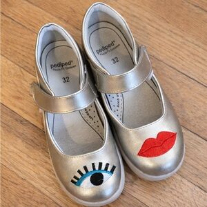 Pediped Flex Mary Jane Shoes | Girls EU 32 (US 1) | Metallic Silver